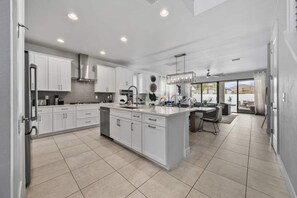 Private kitchen - The Gathering Spot - Six Bedroom House, Sleeps 14 (Lake Buena Vista)