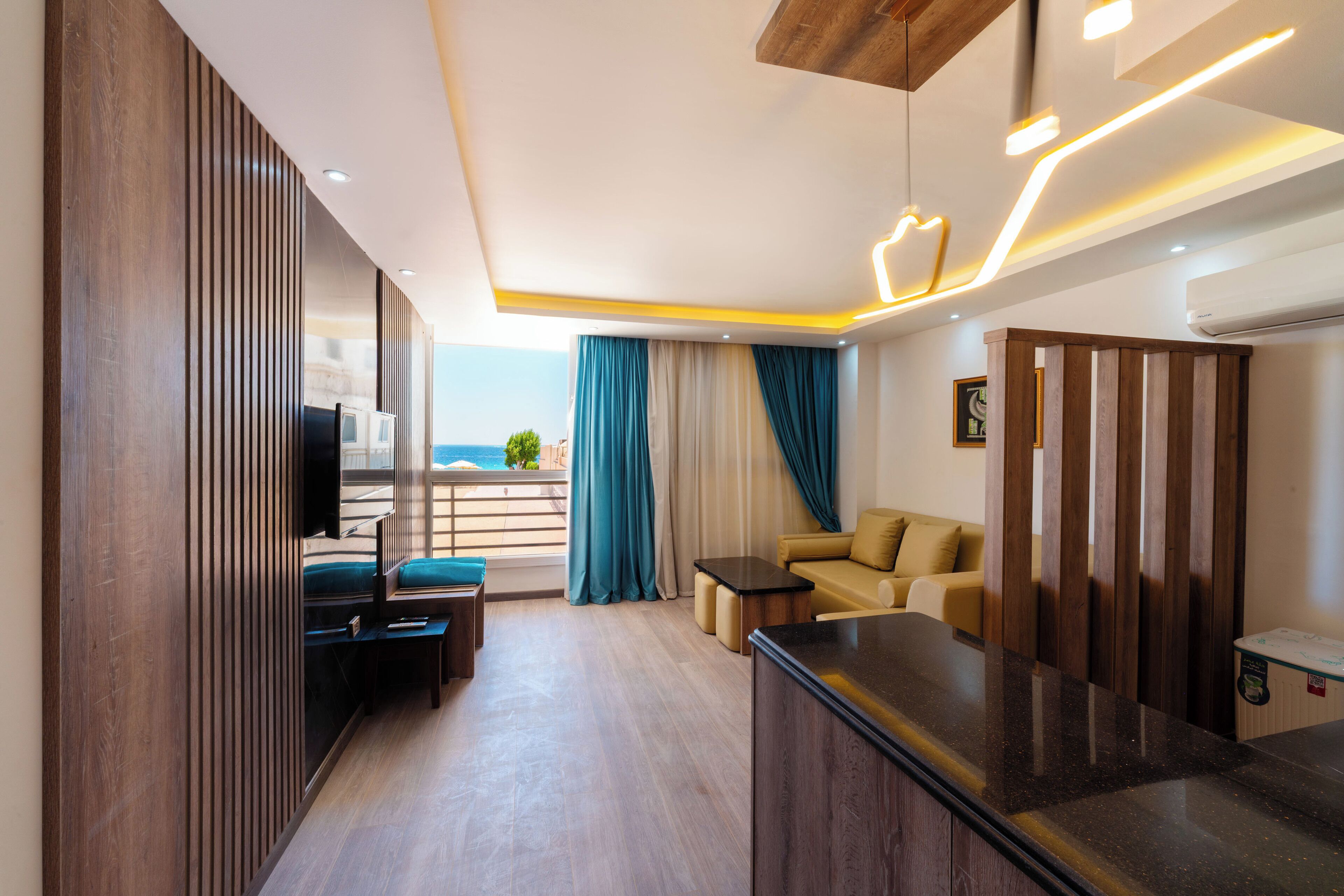 Junior Suite, Beach View | Interior