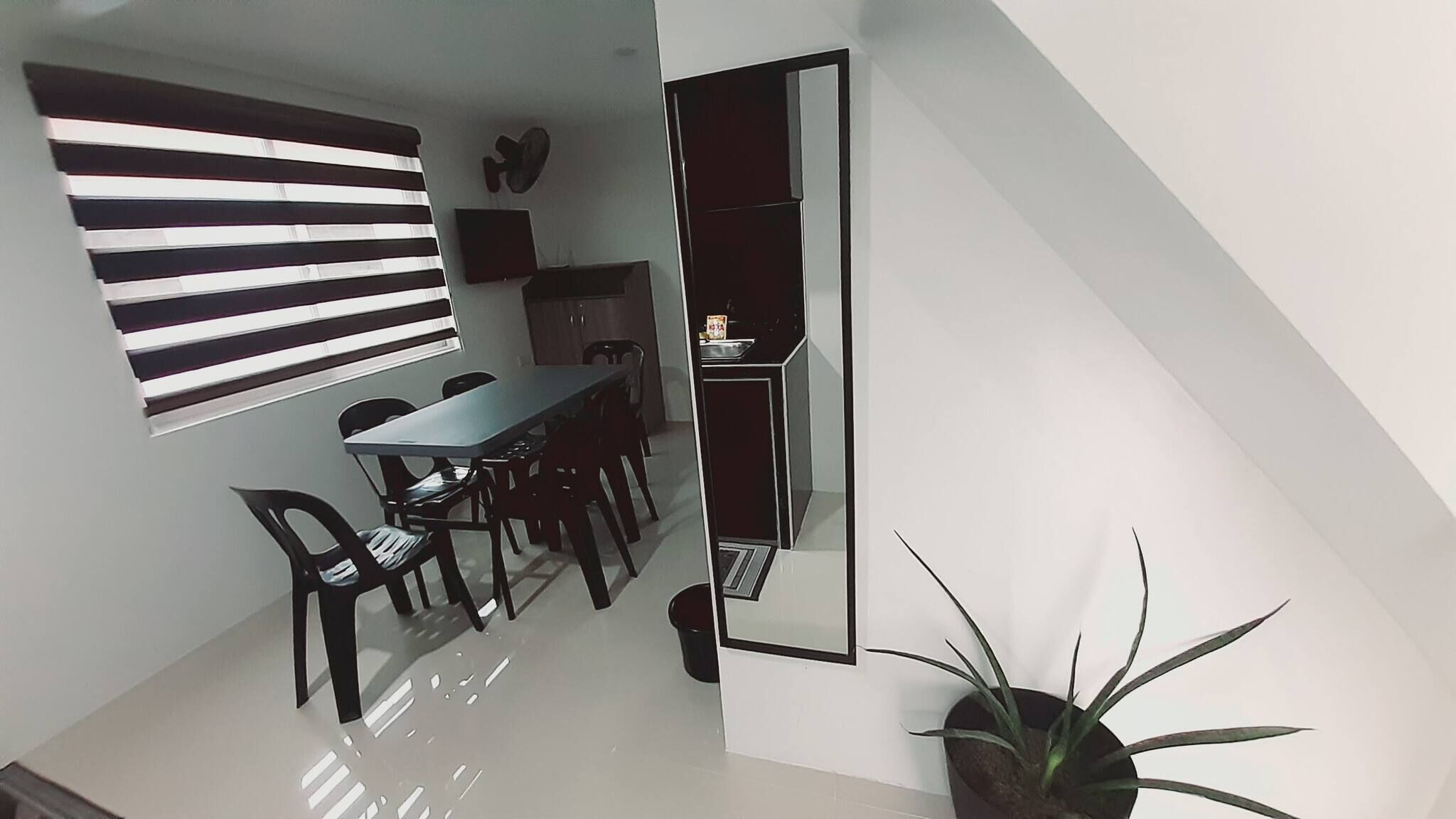 Apartamento, 2 habitaciones, fumadores, patio | Comedor