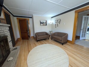 Interior - The Lodge at South of the Border (Canaan)