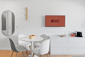 Unclassified image, 4 of 23, button - GuestReady - Bright Studio in Bonfim District (Porto)