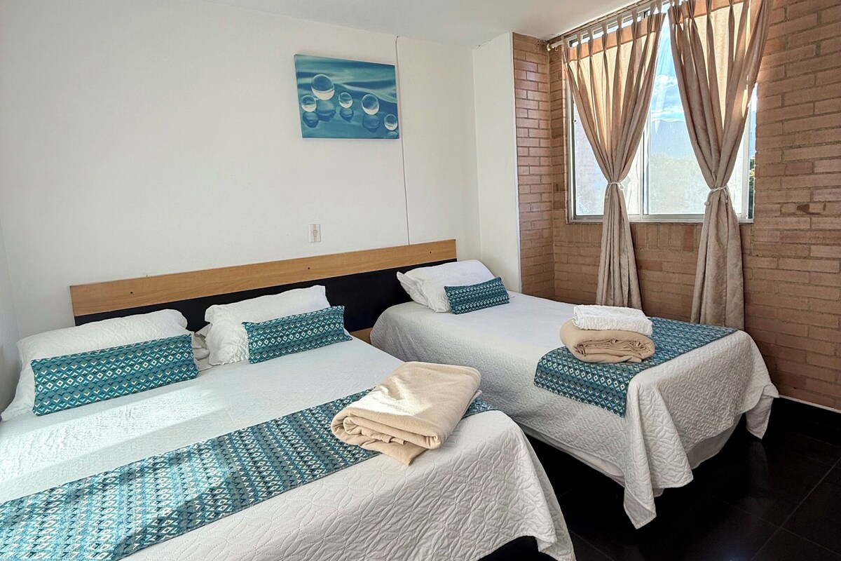 Apartament familiar | Wifi gratuïta, decoració individual i mobiliari individual 