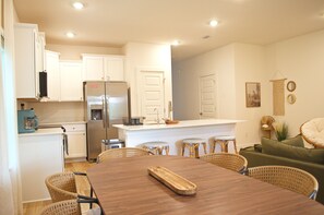 Interior - Boho Coastal Retreat - Bay + 30A Beaches - Tesla Charger - Sleeps 7 (Santa Rosa Beach)