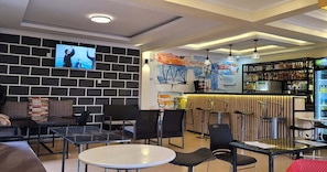 Bar (trong khuôn viên)