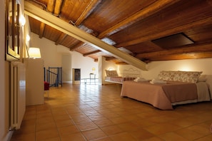 2 bedrooms, iron/ironing board, WiFi, bed sheets - Apartment for Families and Groups: Nature, Art, and Comfort in the Lidi (Veneto)