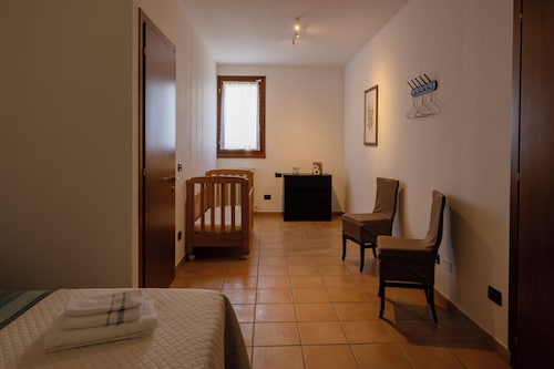 Apartment for Families and Groups: Nature, Art, and Comfort in the Lidi