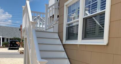Beach Haven Bungalo - 7th from beach.