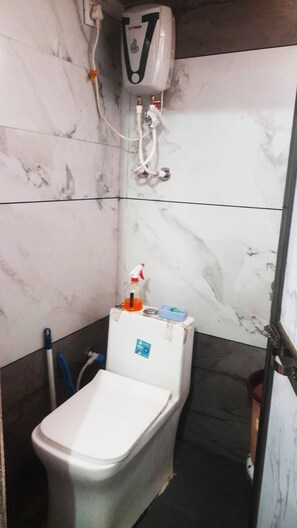 Deluxe Double Room | Bathroom - Hotel Nityam Stay (Ujjain)