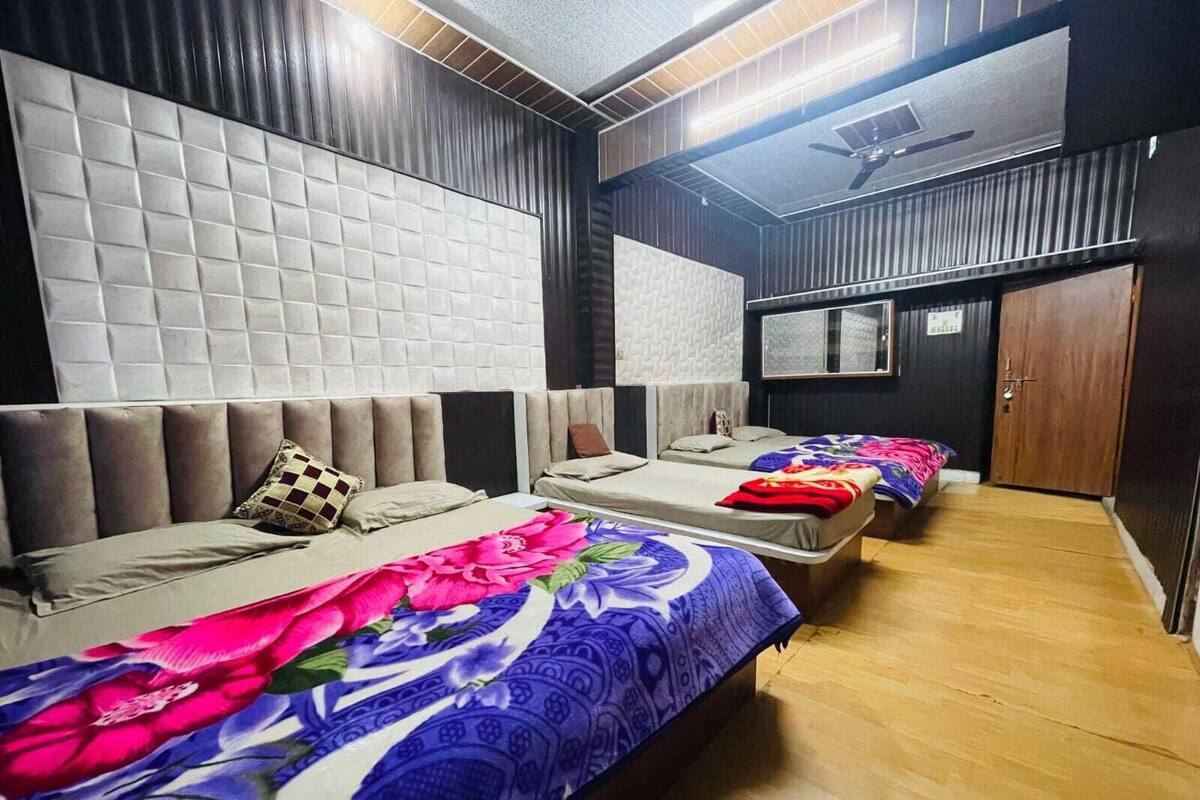 Family Room, City View