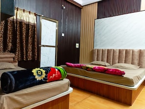 Deluxe Triple Room - Hotel Nityam Stay (Ujjain)