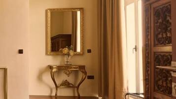 Suite | Interior