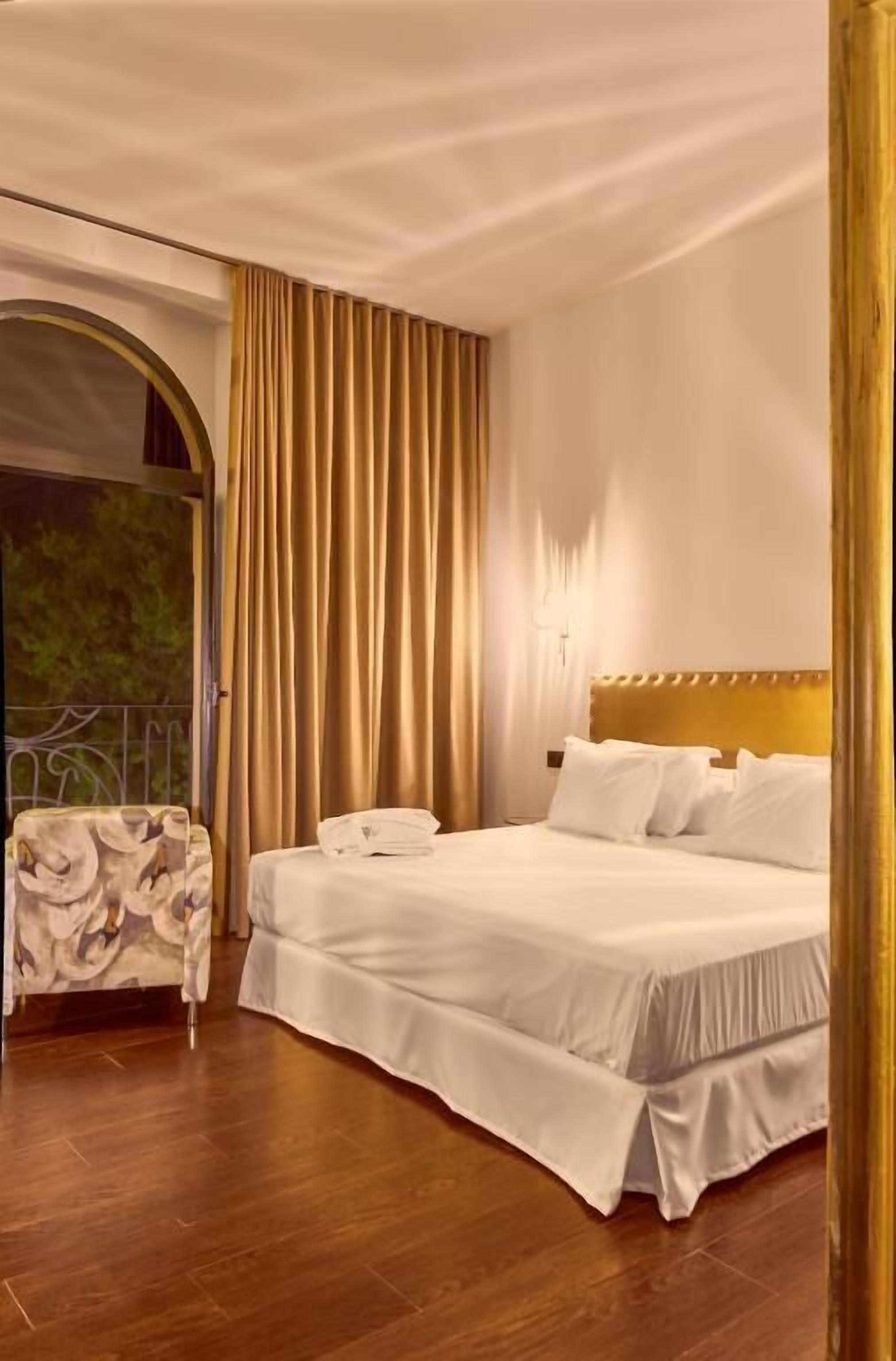 In-room safe, blackout drapes, soundproofing, WiFi (free)
