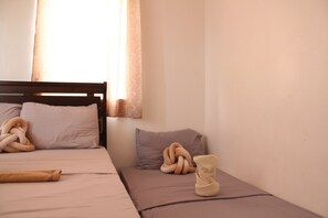 Room - Charming 3-bedroom Holiday House in Bacolod City (Bacolod)