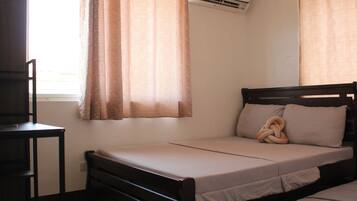 Iron/ironing board, internet, bed sheets