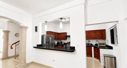 Luxury 4BR Home in Santa Cruz Tegucigalp