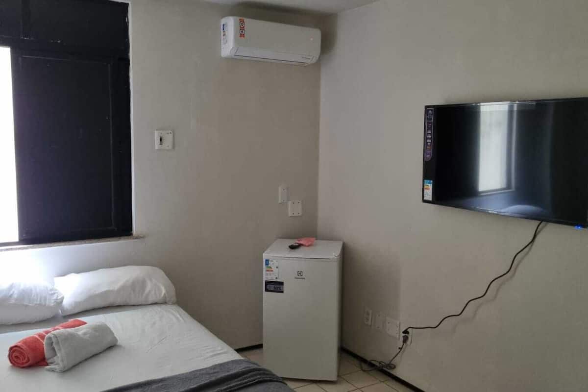Double Room, 1 Double Bed, Mobility Accessible, Shared Bathroom