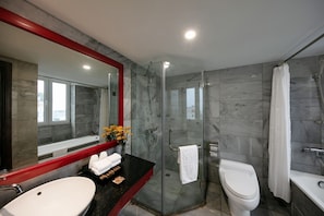 Bathroom - Grand Minerva Hotel (Hanoi)