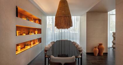 Yas Plaza Circuit by IHG