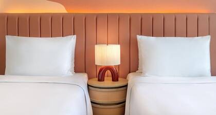 Yas Plaza Circuit by IHG