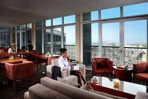 Dining - Yas Plaza Marina by IHG (Abu Dhabi)
