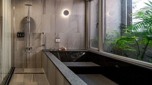 Bathroom - Guan Xiang Century Hot Spring Hotel (Jiaoxi)