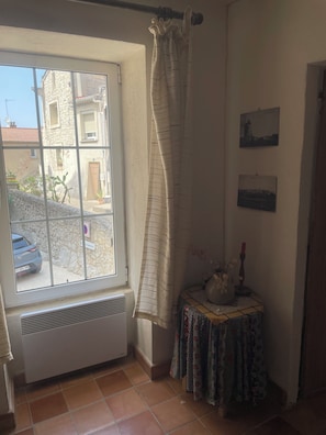 Interior - Adorable 2-bedroom apartment in wonderful Théziers perfect for relaxing (Théziers)