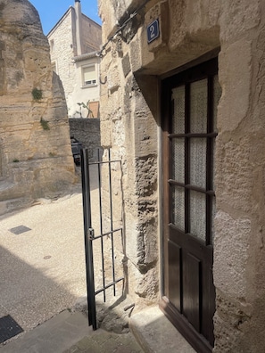 Exterior detail - Adorable 2-bedroom apartment in wonderful Théziers perfect for relaxing (Théziers)