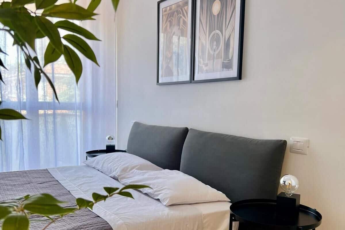 Deluxe-Doppelzimmer, 1 Queen-Bett, Balkon, Stadtblick | Minibar, Verdunkelungsvorhänge, schallisolierte Zimmer, kostenloses WLAN