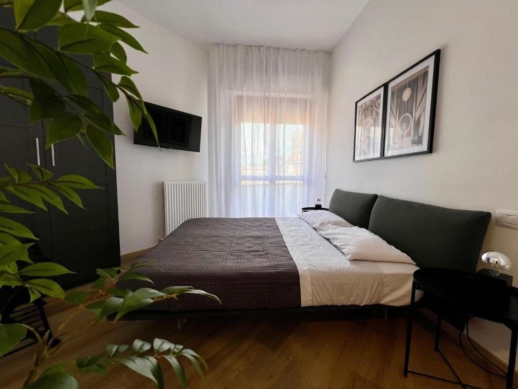 Deluxe Double Room, 1 Queen Bed, Balcony, City View