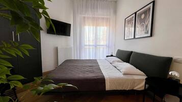 Deluxe Double Room, 1 Queen Bed, Balcony, City View