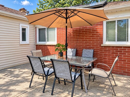 Center Lombard 5BR&2BH• Near Yorktown, Oak Brook, Airport, Downtown Chicago
