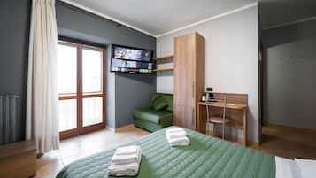 Deluxe Triple Room, Garden View | WiFi (free)