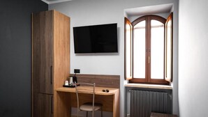 Economy Double Room, City View | Interior