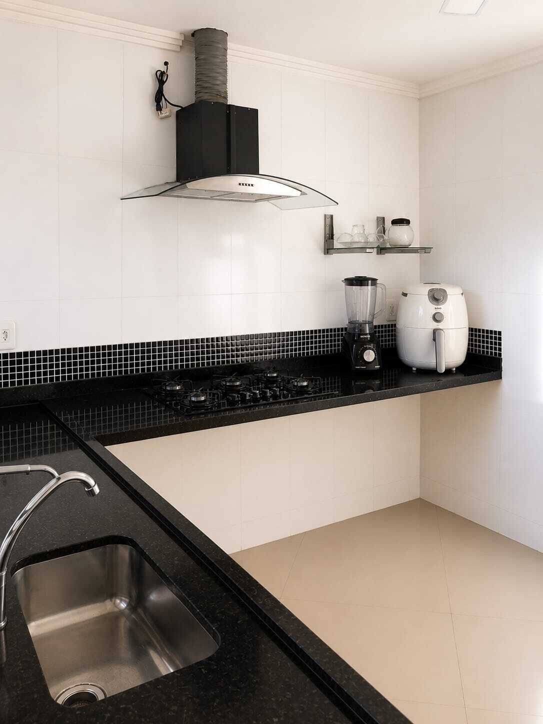 Oven, cookware/dishes/utensils