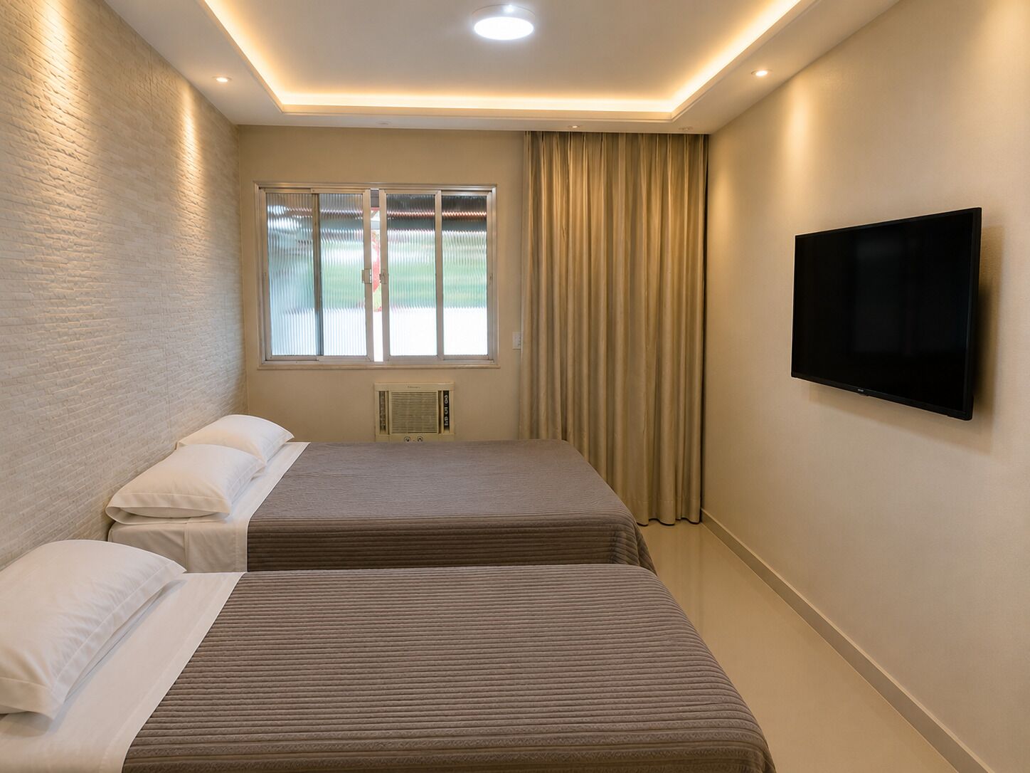 Habitación cuádruple Confort, balcón, vista al patio | Wifi gratis 