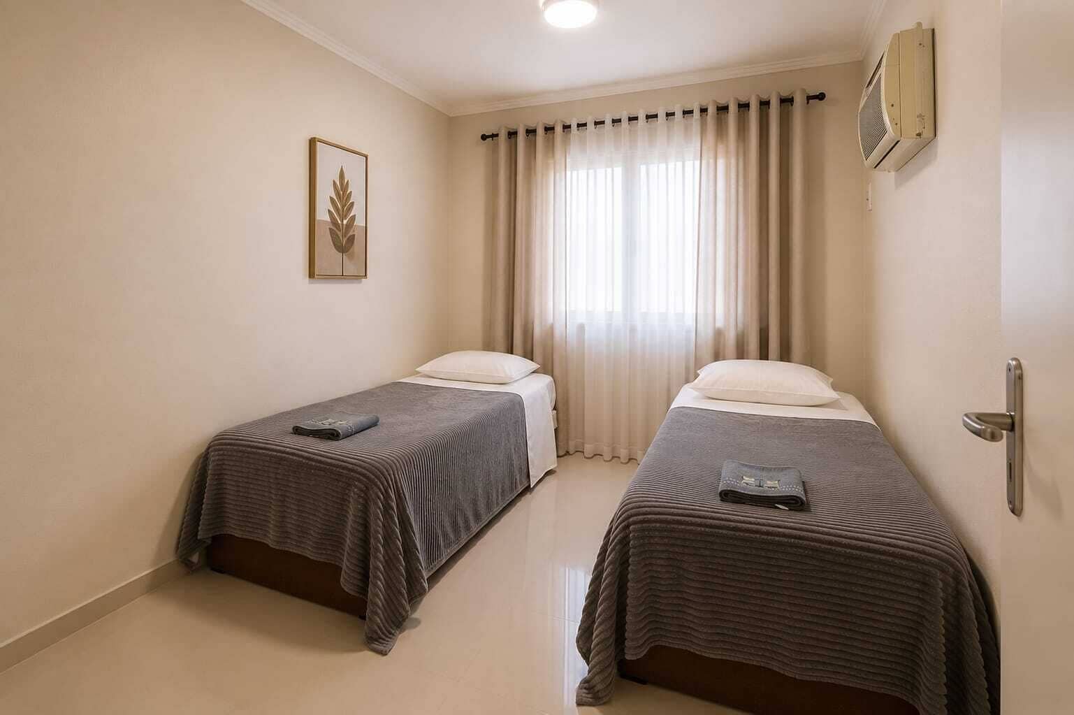 Habitación doble, balcón, vistas al patio | Wifi gratis