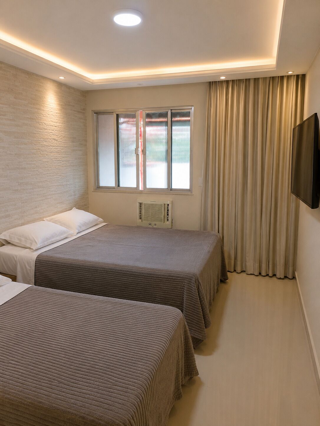 Comfort-Vierbettzimmer, Balkon, Blick auf den Innenhof | Kostenloses WLAN