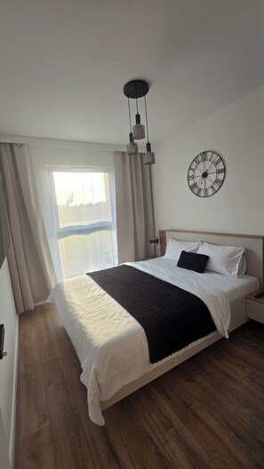 1 habitación, tabla de planchar con plancha, wifi gratis y ropa de cama 