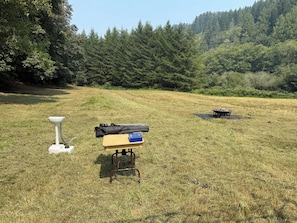 Property grounds - Charming riverfront campground on the Oregon coast ready to relax in nature (Florence)