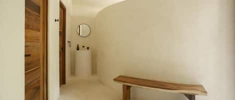 Deluxe Double or Twin Room, Balcony, Mountain View | Interior