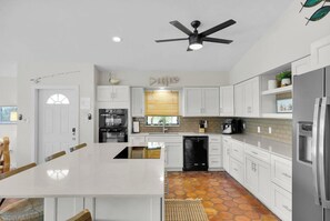 Unclassified image, 3 of 45, button - Jewel Of Marathon 2bed/2bath (Marathon)