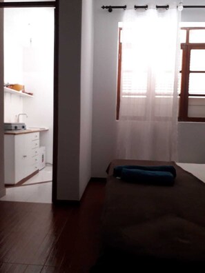 Room - Enjoyable 1-bedroom apartment in adorable Mindelo neighborhood (Mindelo)