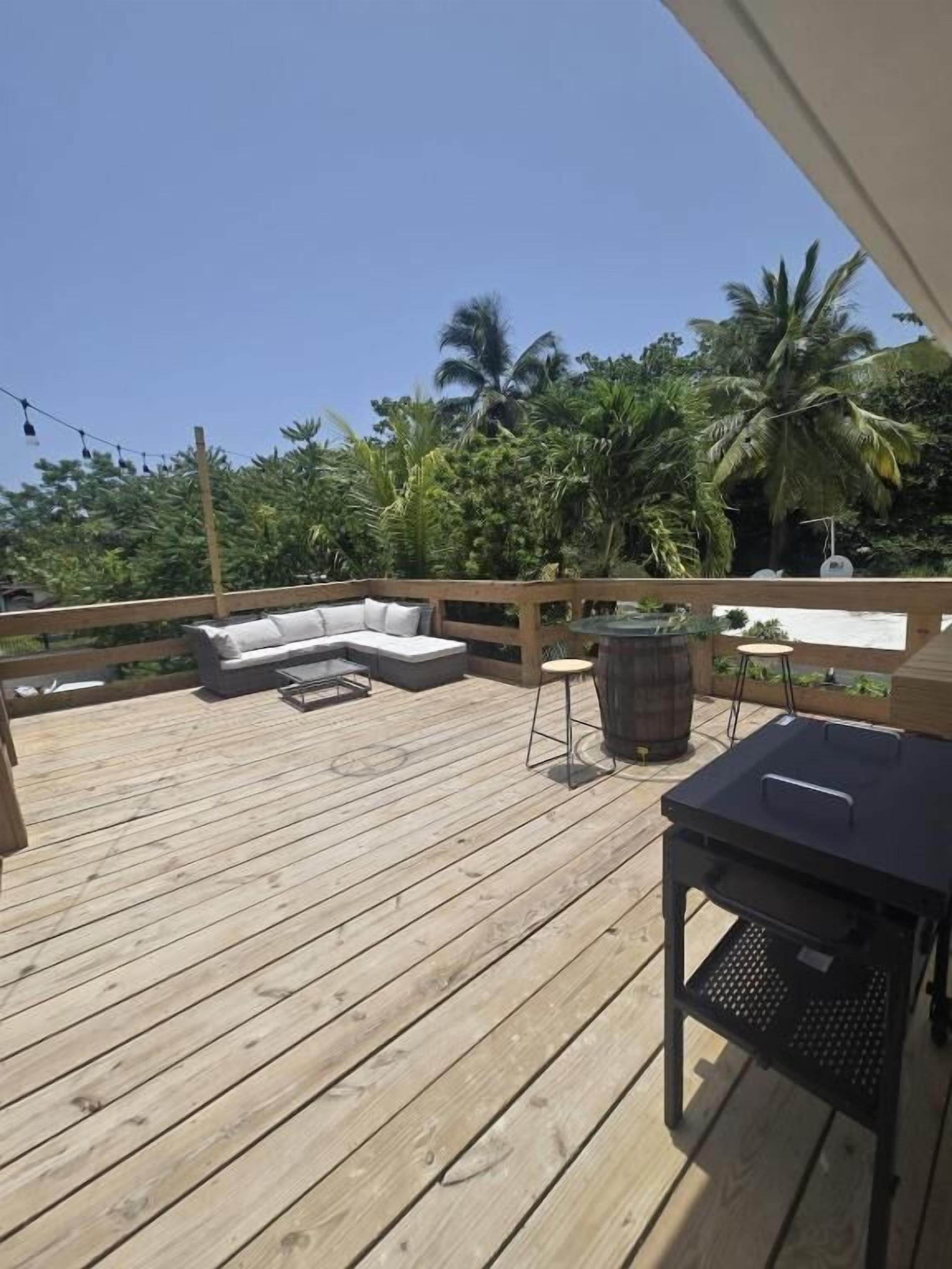 Appartement, balcon, vue jardin | Restauration extérieure
