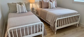 Where Historic Charm Meets Comfortable Cottage Stays in Mississippi