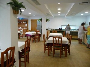 Dining - Rocaplana Hostal (Formentera)
