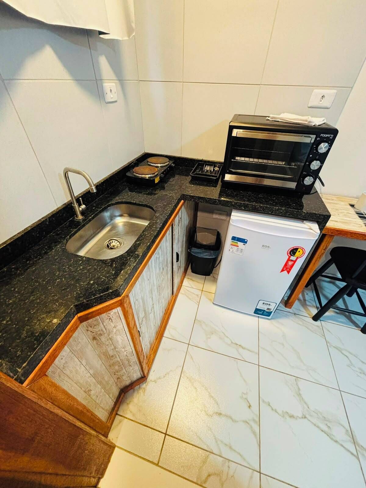 Basic Apartment, Kitchenette | Private kitchen | Mini-fridge, oven, stovetop, cookware/dishes/utensils