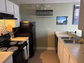 Private kitchen - Cozy Central Downtown Memphis 2 Bedroom APT (Memphis)