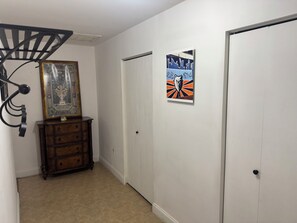 Interior - Cozy Central Downtown Memphis 2 Bedroom APT (Memphis)