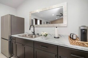 Interior - Waterfront Suite with Jacuzzi Tub & Fireplace (Hernando beach)