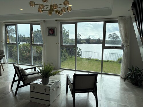 Stylish waterfront home
